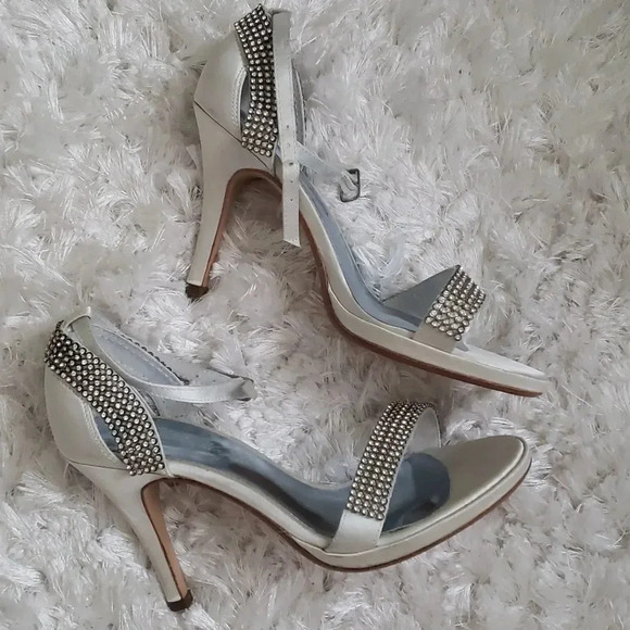 Michaelandelo. Fantastic. Beaded heels size 6 Brand new - Picture 3 of 5